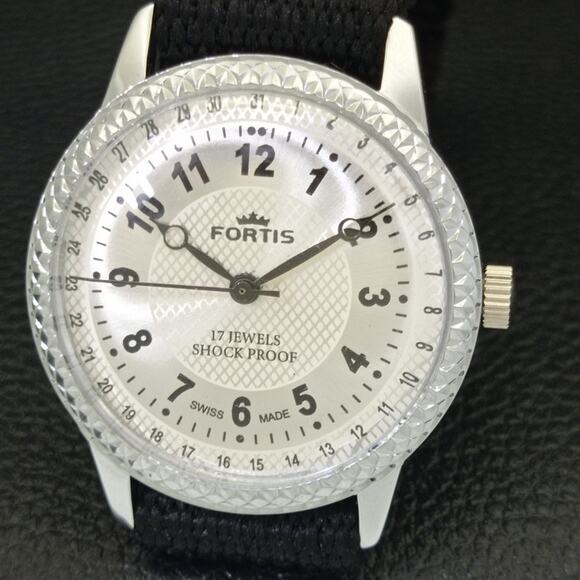 Vintage 1987 Fortis Manual Mens Silver Watch W/Nato Strap & Black accents - Picture 3 of 9